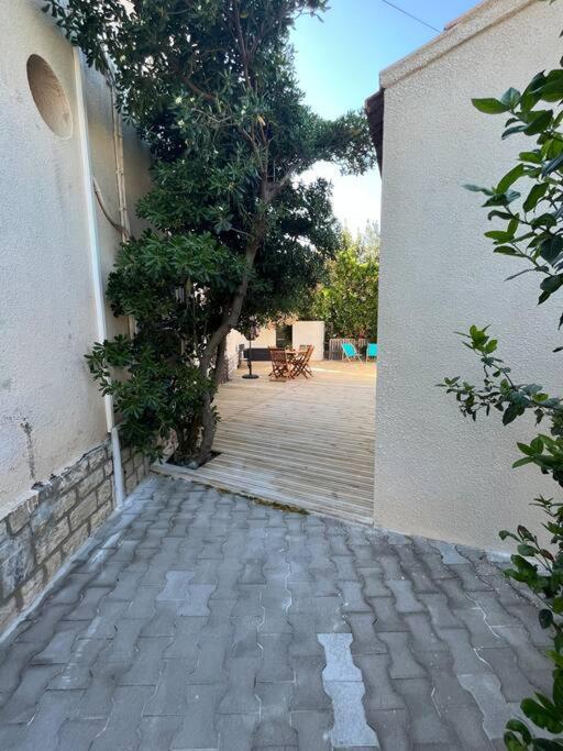 "Le Nature" Camargue Jardin Arles Exterior photo